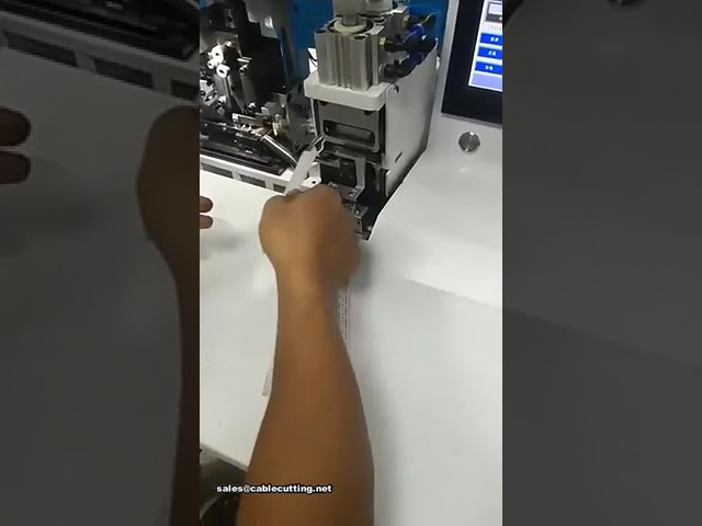 Süper Sessiz Çok Çekirdekli Kablo Sıyırma ve Terminal Presleme Makinesi Üreticisi