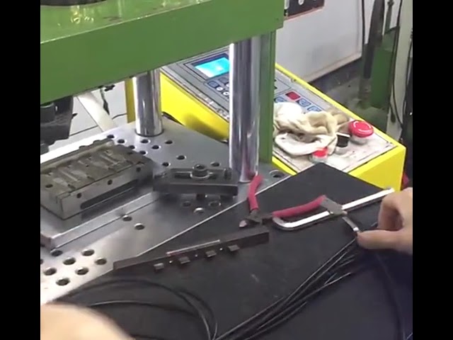 15 Ton Dikey Plastik Enjeksiyon Makinesi | USB Ses Fişi ve Kablo Başı Kalıplama